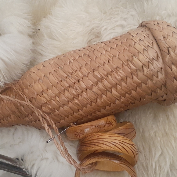 BOHO VINTAGE 70’s rattan picnic wine bottle carrier & 4 WOOD BANGLES - Picture 4 of 5